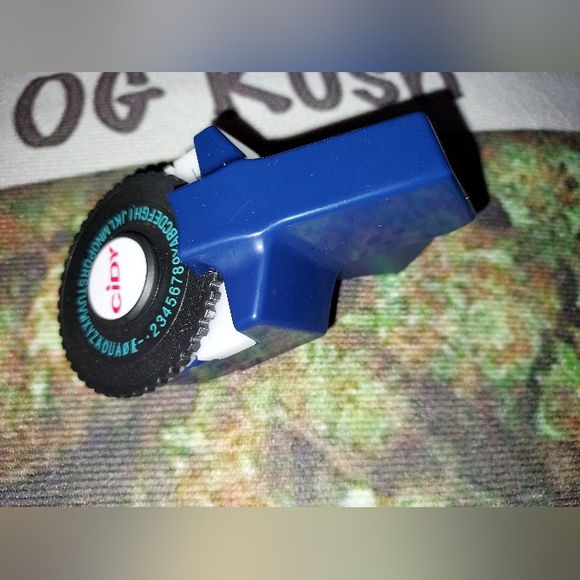 Mini Portable Manual Label Maker DIY 3D Embossing Label Writer/Printer [C101] - Picture 5 of 16